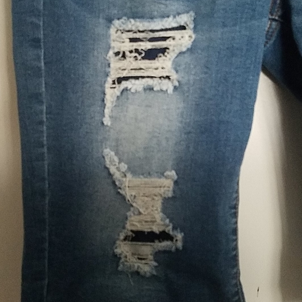 !iT Shorts - Picture 4 of 16
